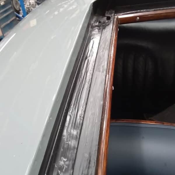 110426 1959 Jaguar MkIX Sunroof 6