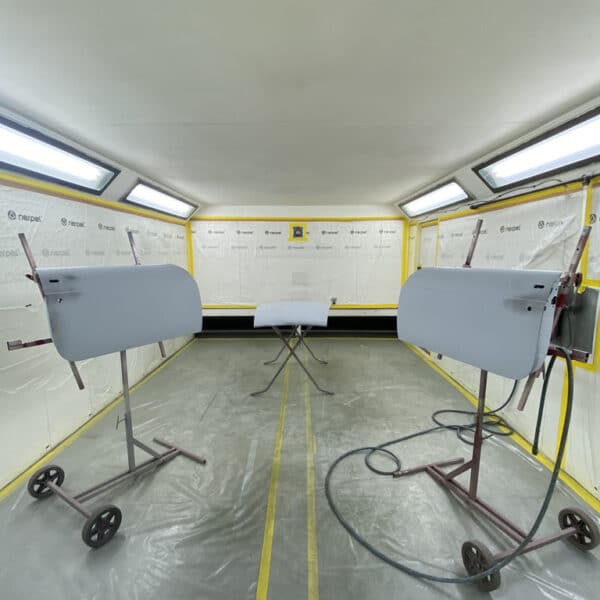 130426 1975 MG B GT V8 Body Panels Painted 5