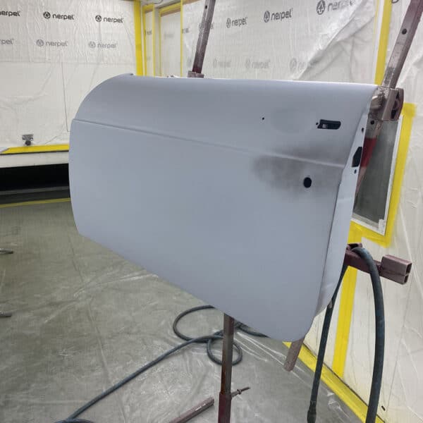 130426 1975 MG B GT V8 Body Panels Painted 7