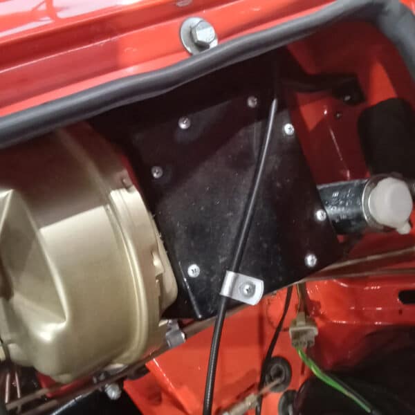 140426 1978 MG B GT Check Brakes 2