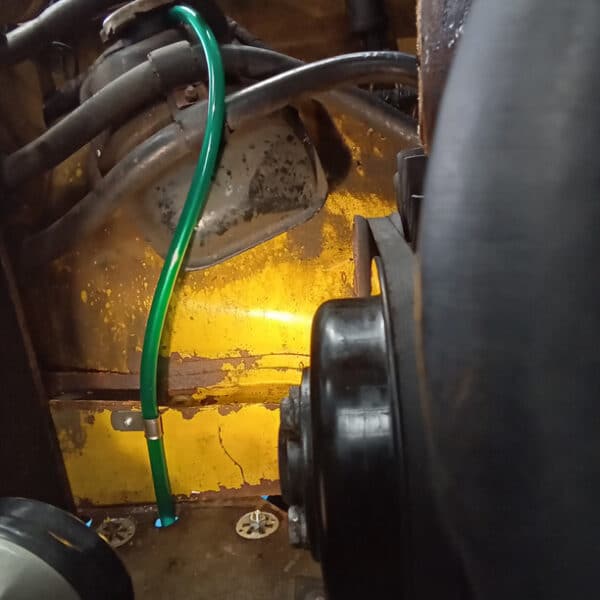 140426 1978 MG B GT Service 2