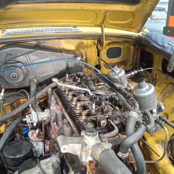 140426 1978 MG B GT Service 9