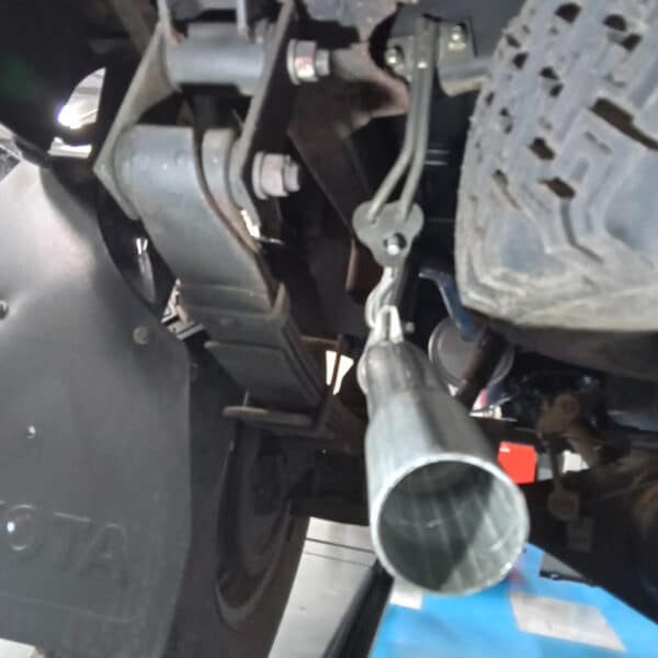 140426 1983 Toyota Hilux exhaust
