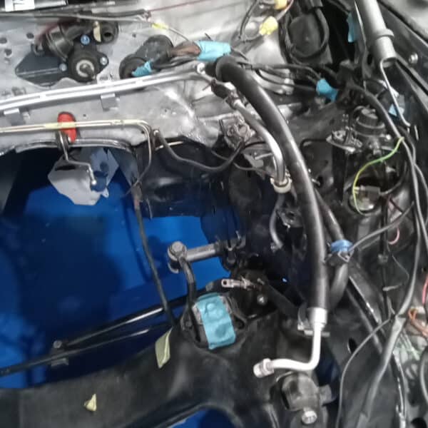 140426 1987 Mercedes 500SL engine bay refit 10