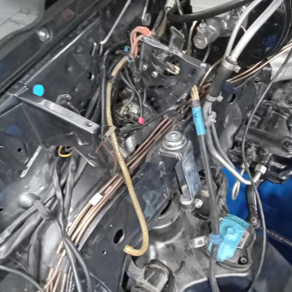 140426 1987 Mercedes 500SL engine bay refit 2