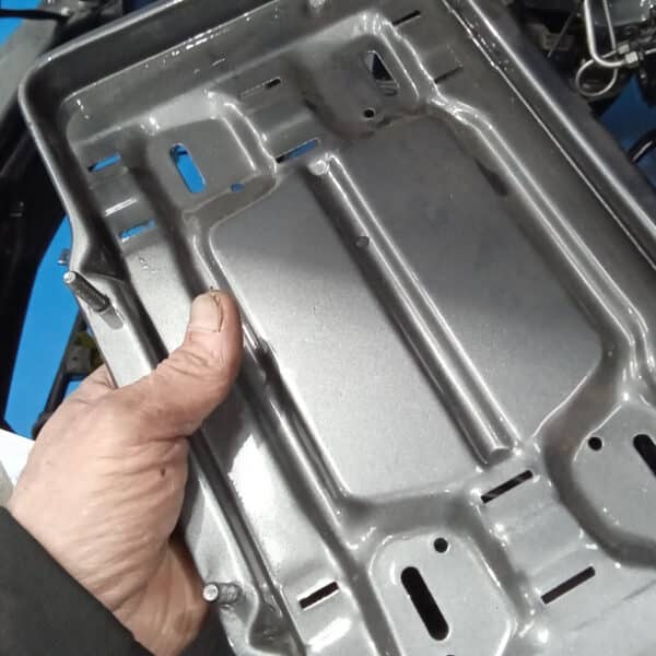 140426 1987 Mercedes 500SL engine bay refit 7