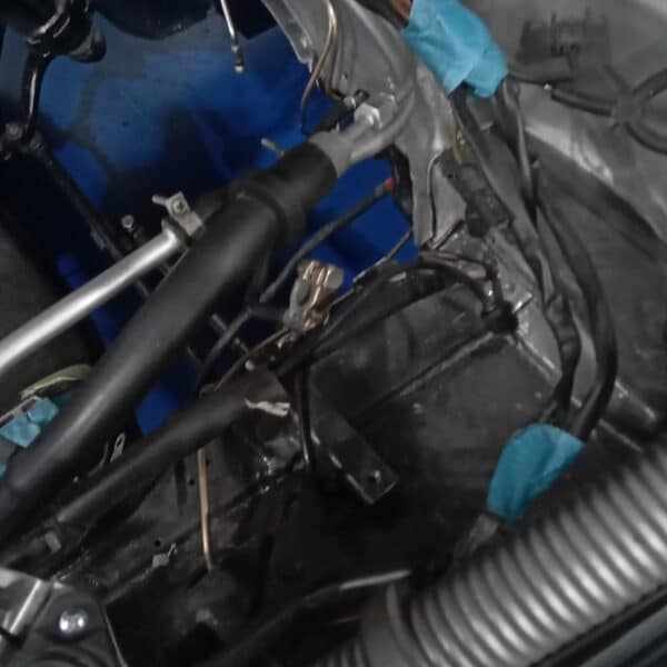 140426 1987 Mercedes 500SL engine bay refit 8