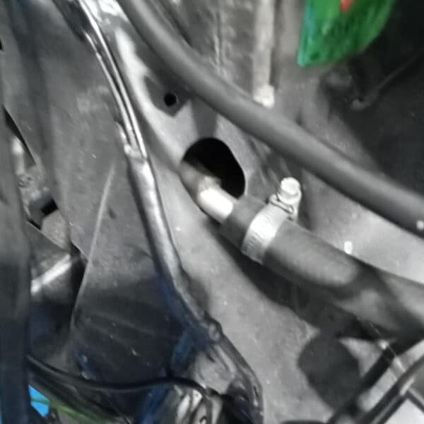 140426 1987 Mercedes 500SL engine bay refit 9