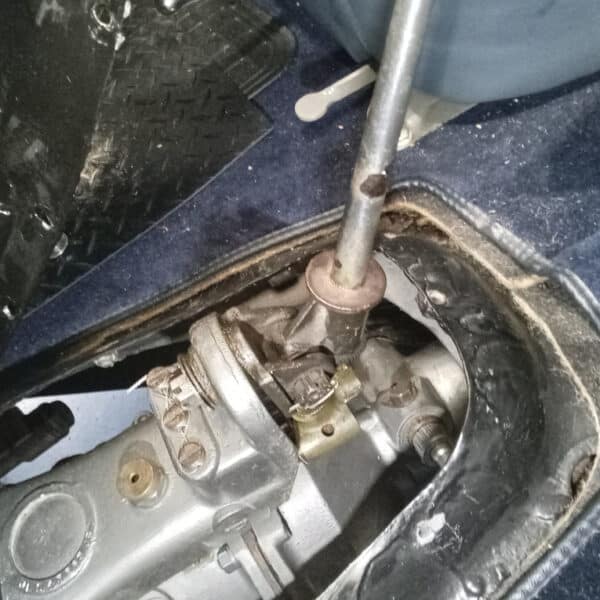 150426 1959 JAguar MkIX Gearlever 2