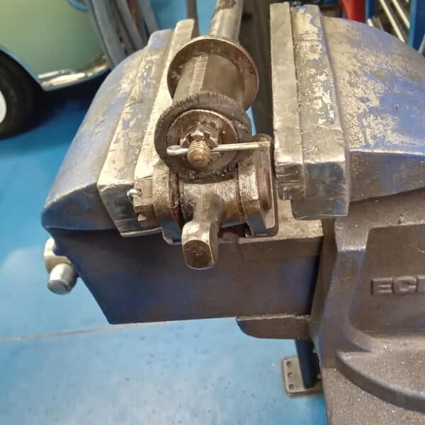 150426 1959 JAguar MkIX Gearlever 4