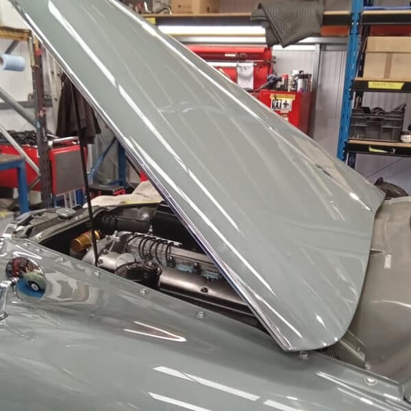 150426 1959 Jaguar MkIX Run up and test