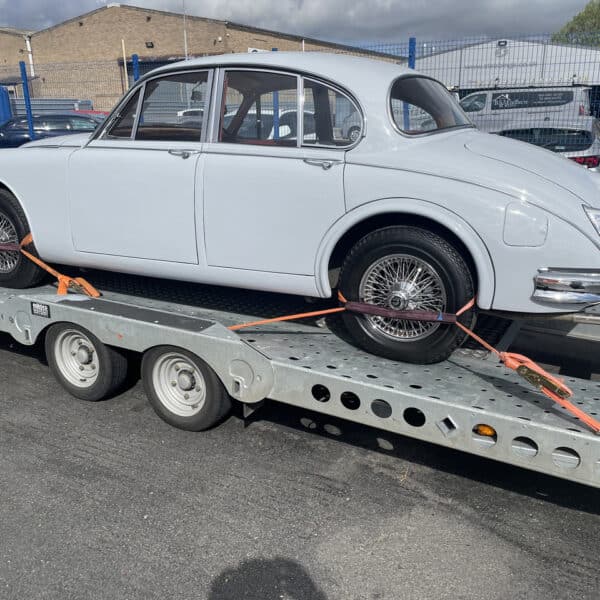160426 1966 Daimler 250 V8 Collected 2
