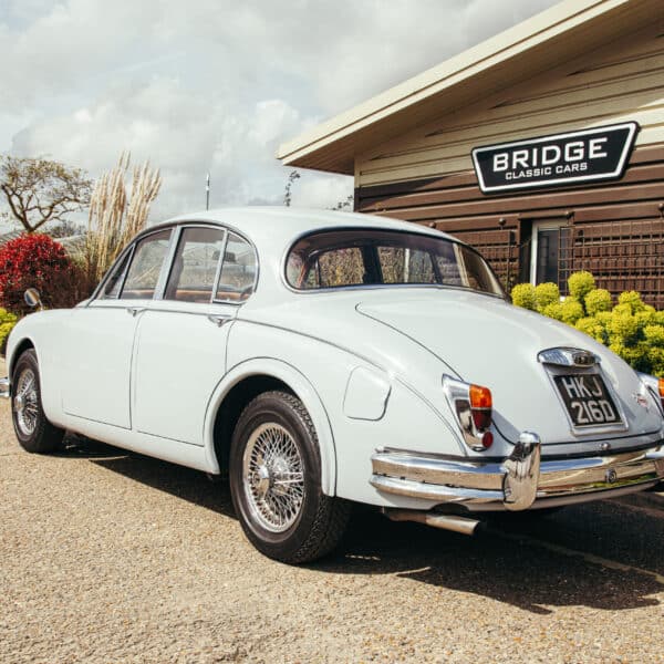 160426 1966 Daimler 250 V8 arrival 3