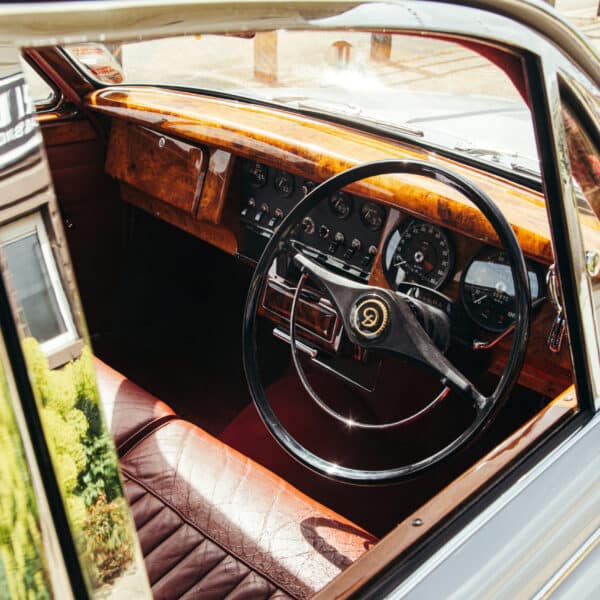 160426 1966 Daimler 250 V8 arrival 5