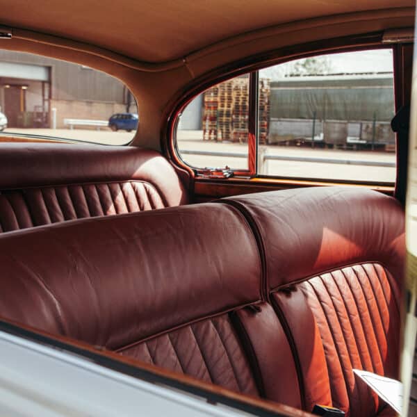 160426 1966 Daimler 250 V8 arrival 6