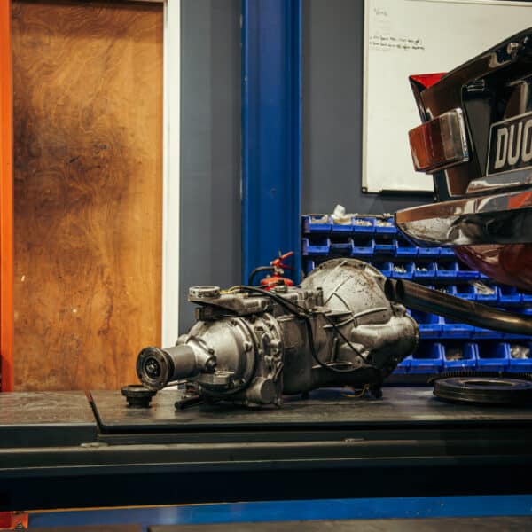 160426 1973 Triumph TR6 Gearbox removed 6