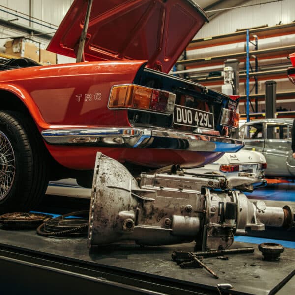 160426 1973 Triumph TR6 Gearbox removed 8