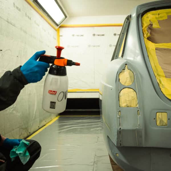 160426 1975 MG B GT V8 Painted in Tundra Green 10