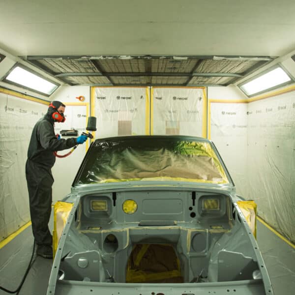 160426 1975 MG B GT V8 Painted in Tundra Green 15