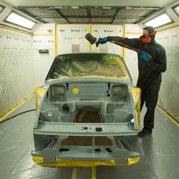 160426 1975 MG B GT V8 Painted in Tundra Green 17