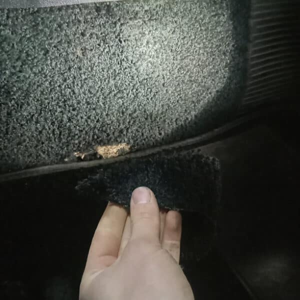 160426 1978 MG B GT Full Service and MOT prep 16