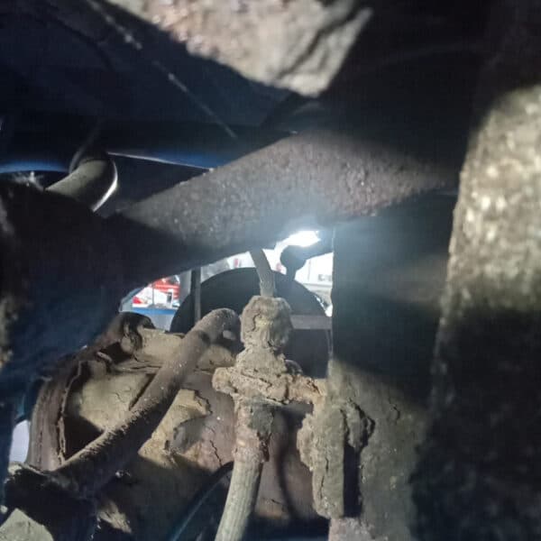 160426 1978 MG B GT Full Service and MOT prep 20