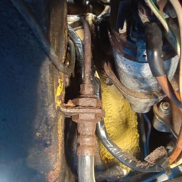 160426 1978 MG B GT Full Service and MOT prep 28