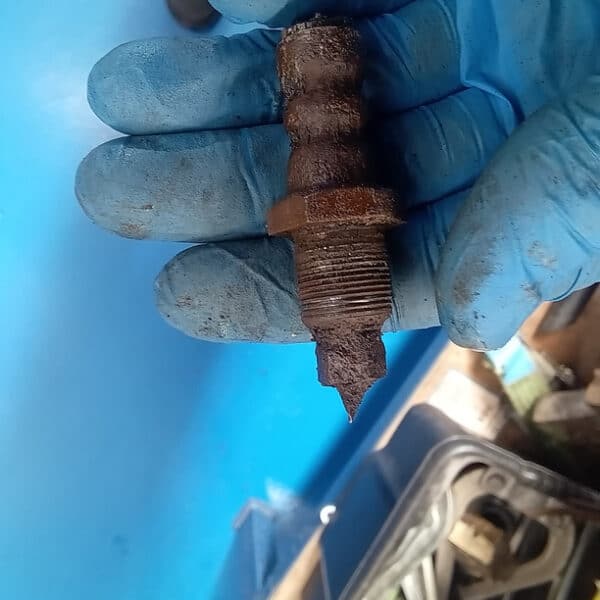 160426 1978 MG B GT Full Service and MOT prep 37