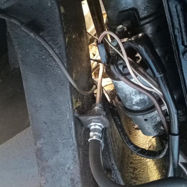 160426 1978 MG B GT Full Service and MOT prep 5