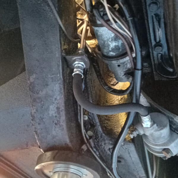 160426 1978 MG B GT Full Service and MOT prep 6