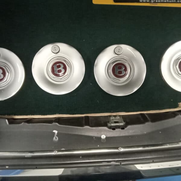 160426 1996 Bentley Continental R Wheel Centres Painted