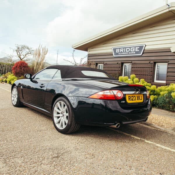 160426 2006 Jaguar XK Arrival 3