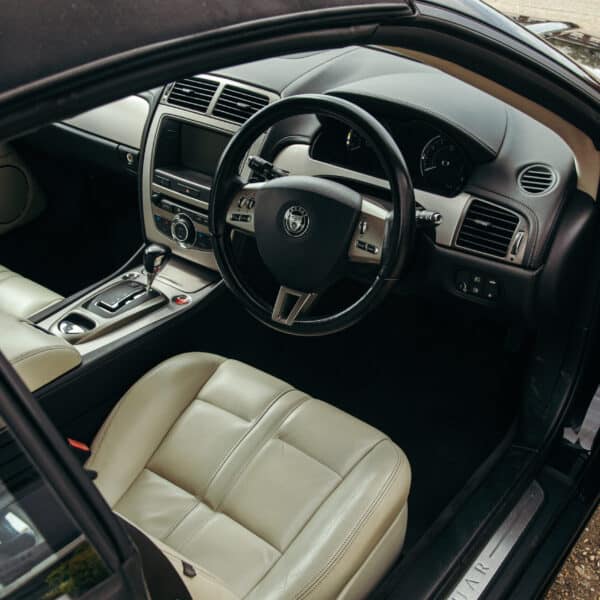 160426 2006 Jaguar XK Arrival 4