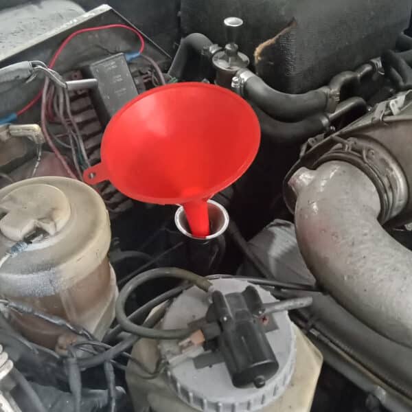 2042026 1972 Rover P5 repairs 13