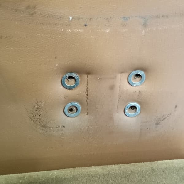 2042026 1972 Rover P5 repairs 28