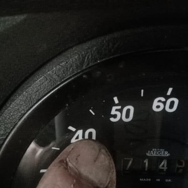 2042026 1972 Rover P5 repairs 5