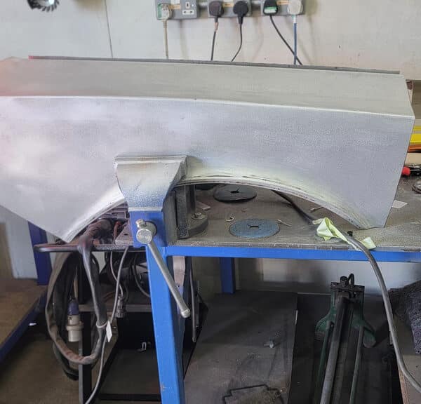 22042026 1970 Aston Martin DBS Vantage weldiing 7