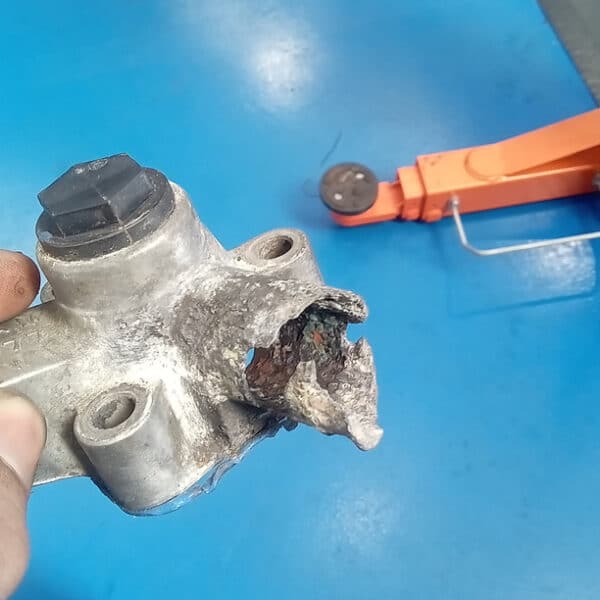 22042026 1978 MGB GT MOT Prep 1