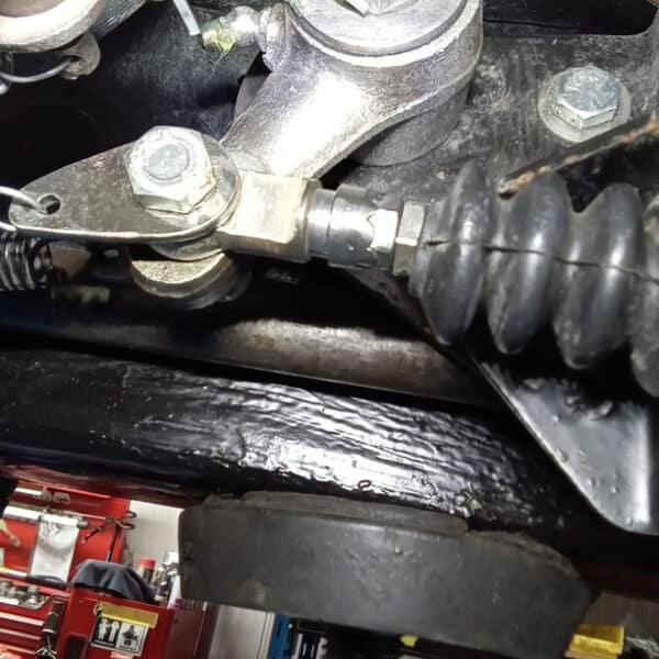 230426 1959 Jaguar MkIX Handbrake and Brake Bleed 4