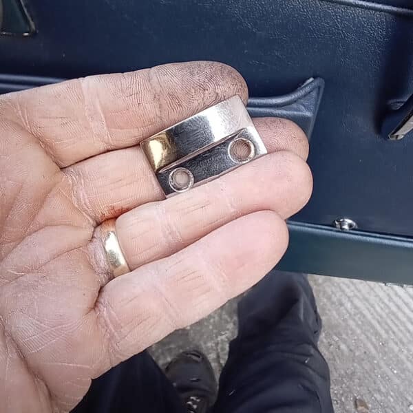 230426 1959 Jaguar MkIX OF Quarter Window Striker 10