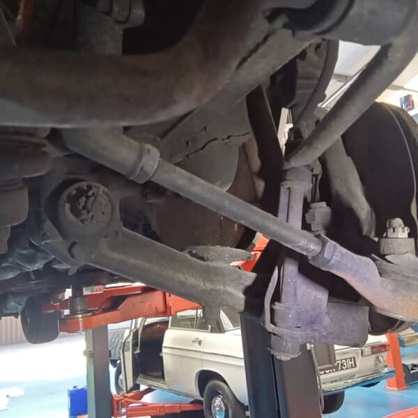 240426 1972 Rover P5 Repairs2 3