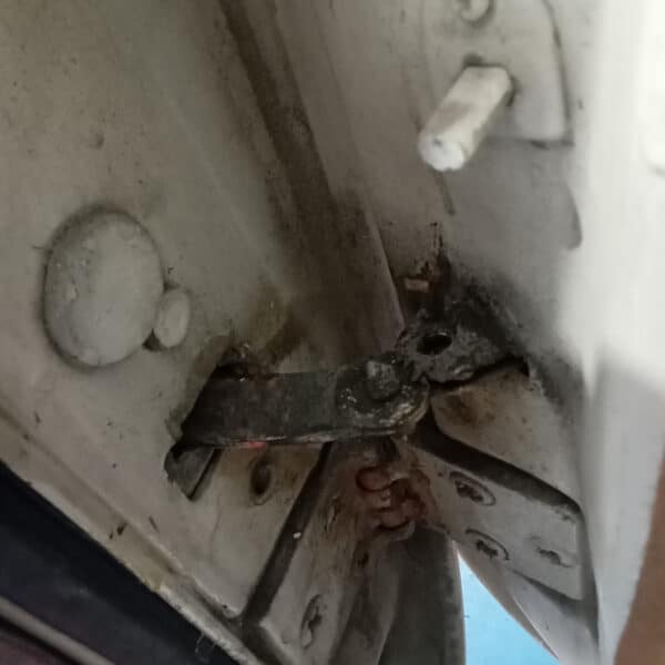 240426 1972 Rover P5 Repairs2 6