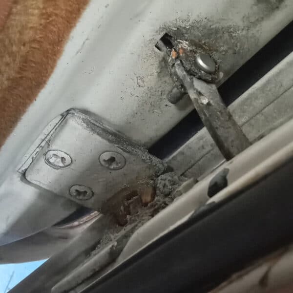 240426 1972 Rover P5 Repairs2 7