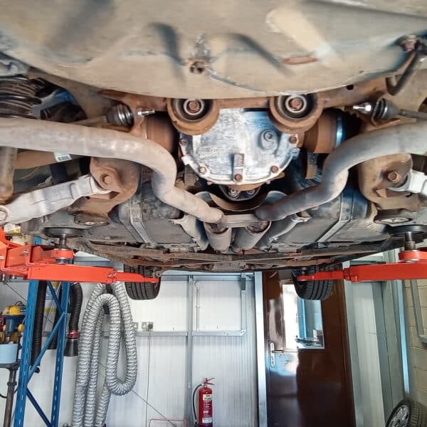 240426 2002 Ford Thunderbird Painted Underside 8