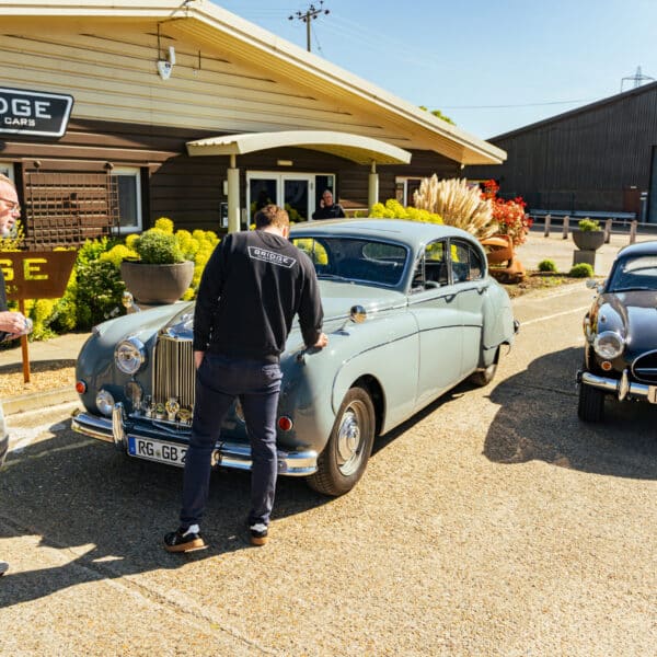 29 April Jaguar car pick up 14