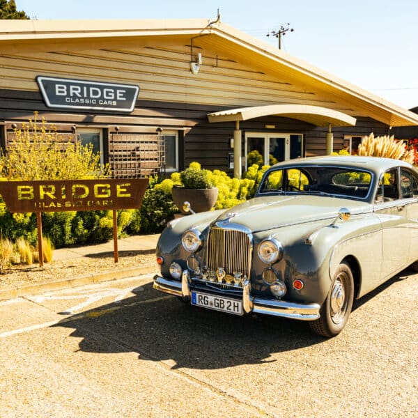 29 April Jaguar car pick up 5