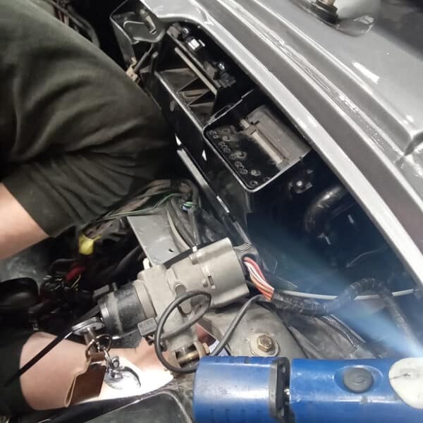 29042026 1987 Mercedes 500SL heater box 1