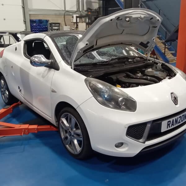 29042026 2010 Renault Wind check over and brakes 1