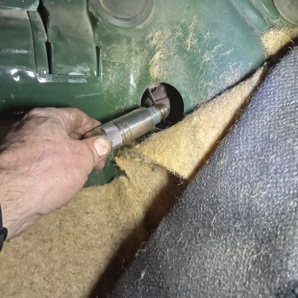 300426 1967 Sunbeam Tiger Service 10