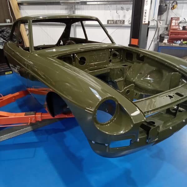 300426 1975 MGB GT V8 More Panelling Fitting 5